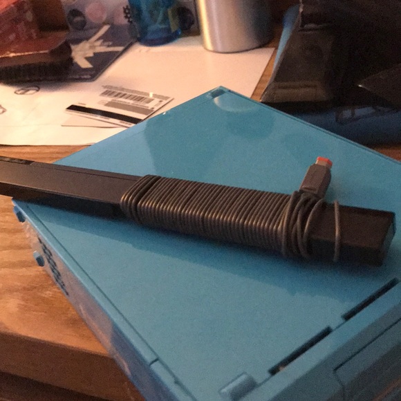 A Wii U blue colored - Picture 6 of 8